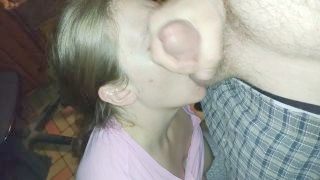 A Quick Give Head And A Mega Load Of Jizz . She Swallows It .